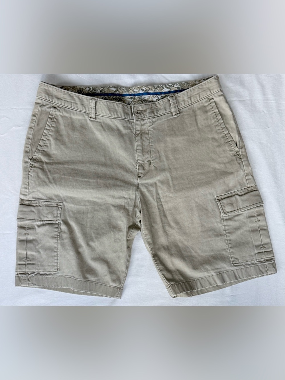 Tommy Bahamas Men's Khaki Cargo Shorts